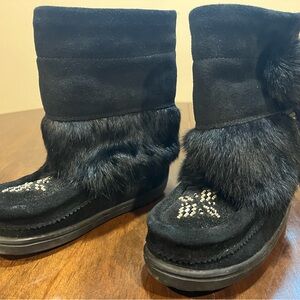 Manitobah Mukluks Child size 12